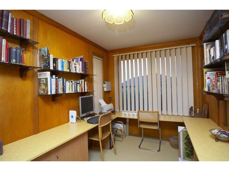 1 Kittyhawk Court, Airport West VIC 3042