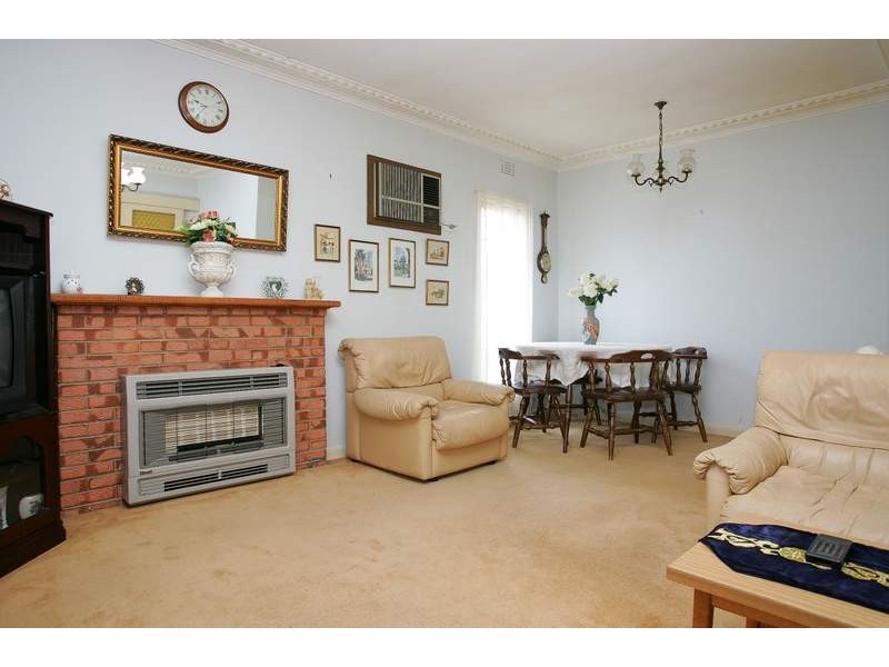 43 Herbert Street, Avondale Heights VIC 3034