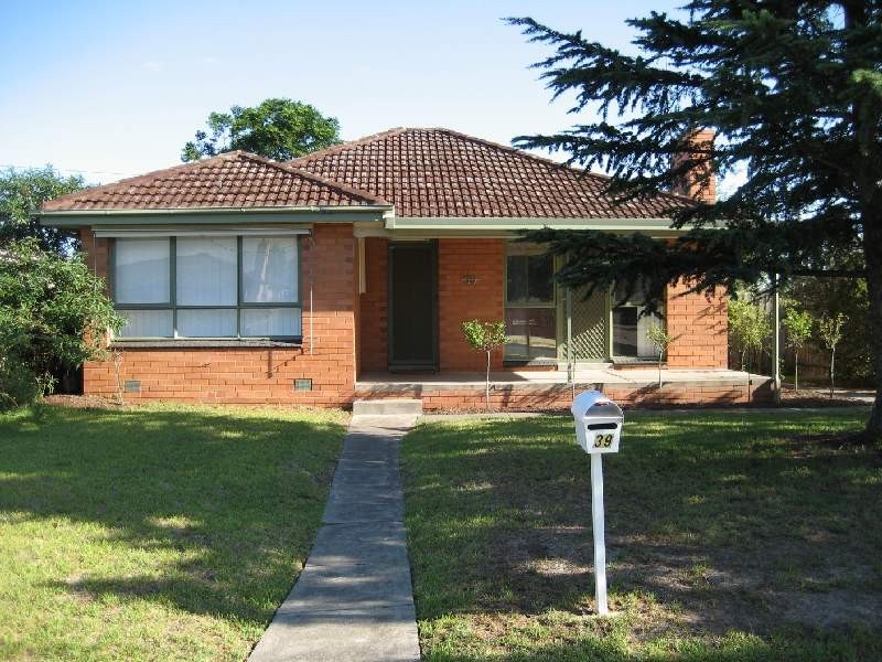 39 Rogerson Street, Avondale Heights VIC 3034