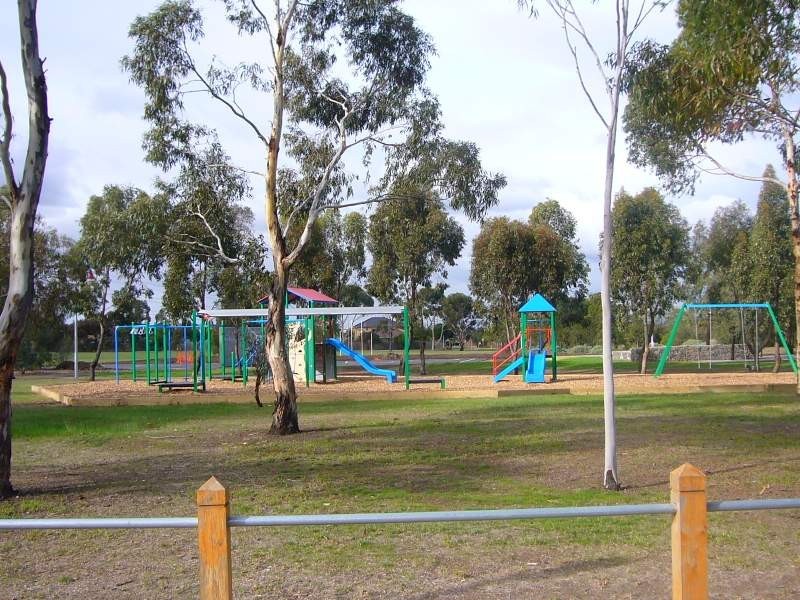 22 Ash Grove, Keilor East VIC 3033
