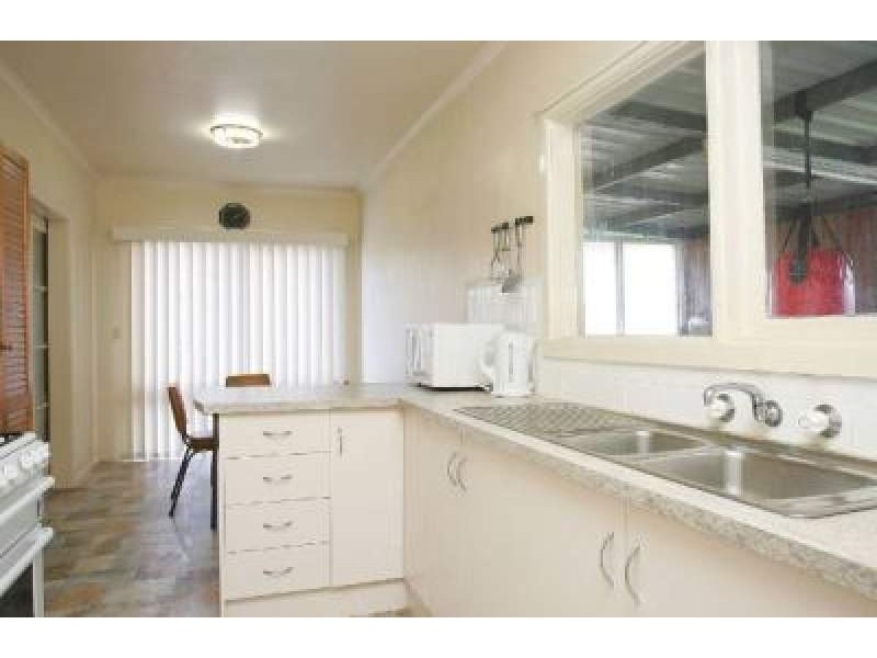 19 Raglan Street, Avondale Heights VIC 3034