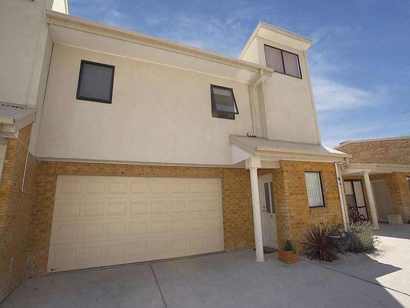 70-72 /10 Coghlan Street, Niddrie VIC 3042