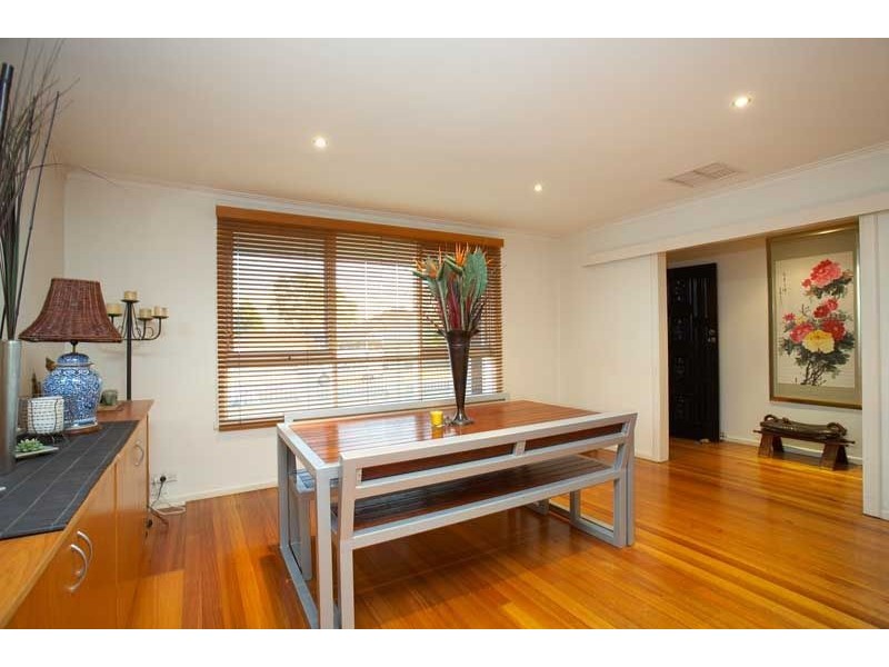 16 Grant Grove, Keilor East VIC 3033