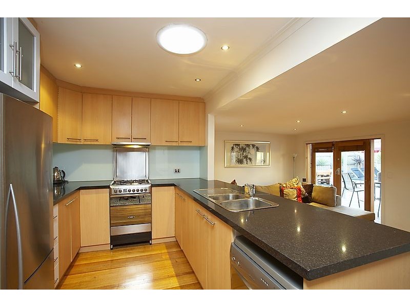 16 Grant Grove, Keilor East VIC 3033
