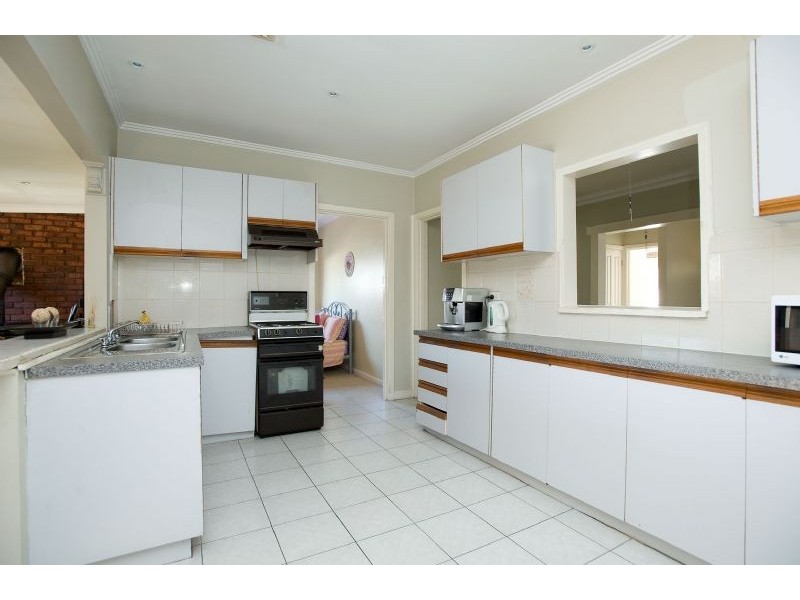 45 Medfield Avenue, Avondale Heights VIC 3034