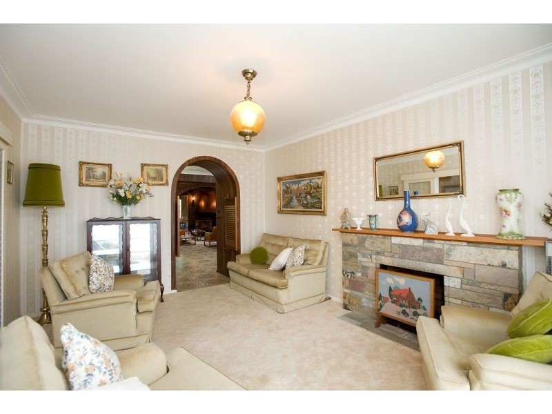 25 Glenside Street, Avondale Heights VIC 3034