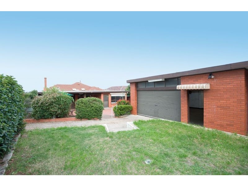 25 Glenside Street, Avondale Heights VIC 3034