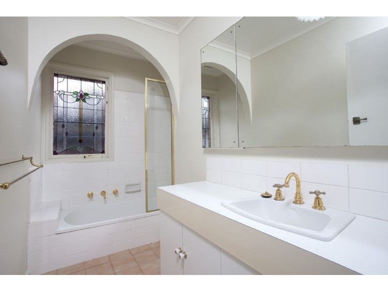 11 Clarks Road, Keilor East VIC 3033