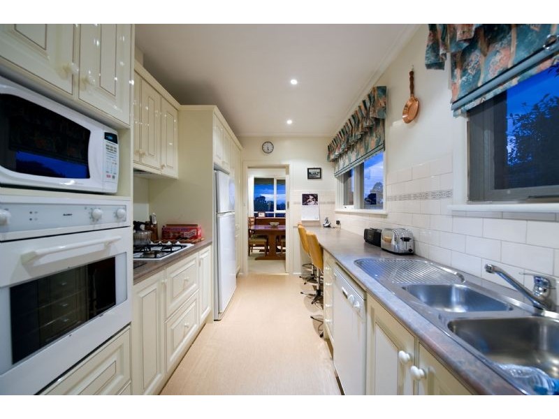 25 Clarks Road, Keilor East VIC 3033
