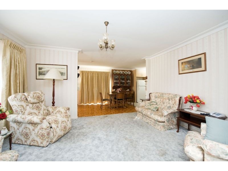 2 Drake Court, Avondale Heights VIC 3034