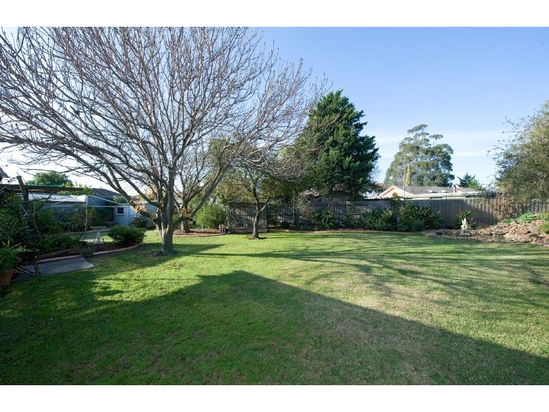 2 Drake Court, Avondale Heights VIC 3034