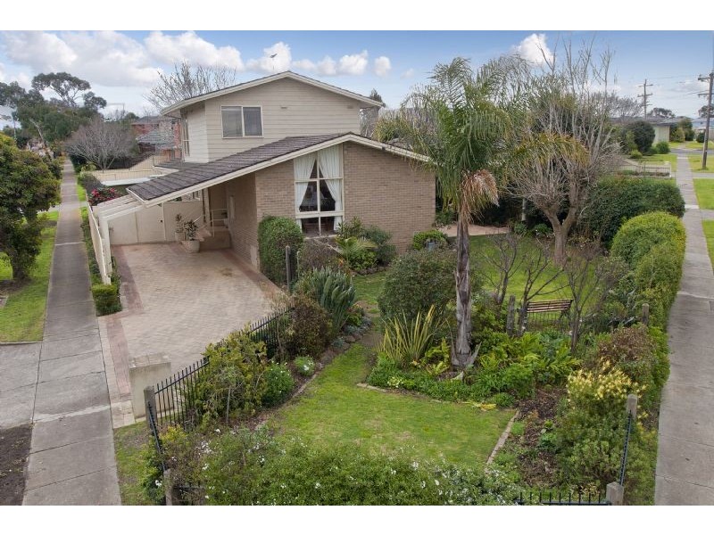 98 Brees Road, Keilor East VIC 3033