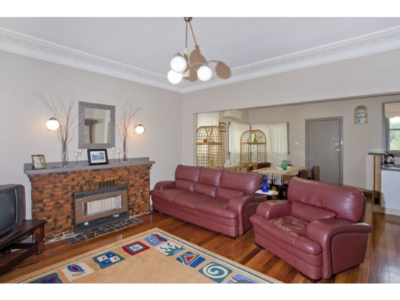 15 Lindenow Street, Maidstone VIC 3012