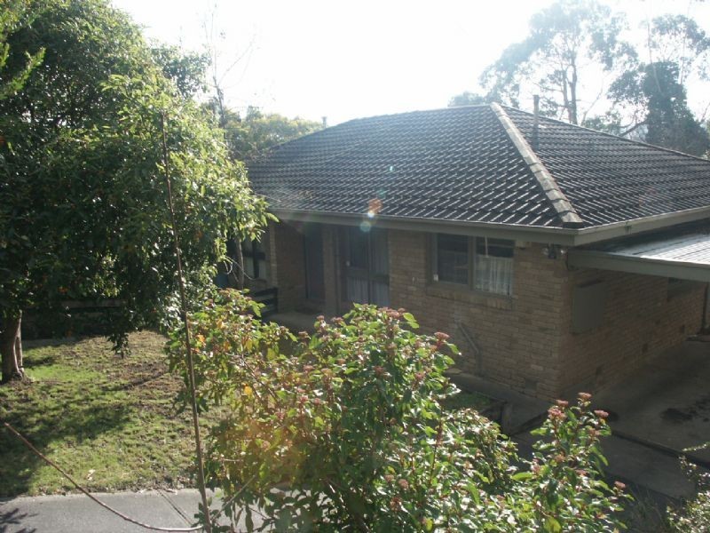 32 Felix Grove, Mooroolbark VIC 3138