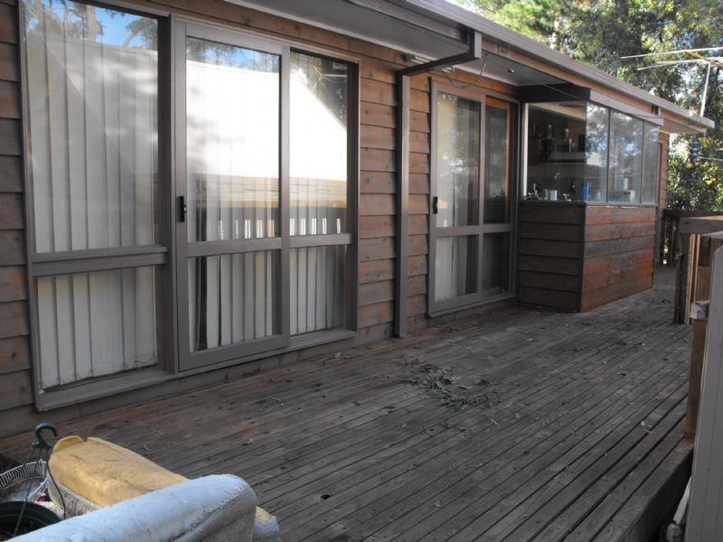 11 Pleasant Rise, Croydon VIC 3136