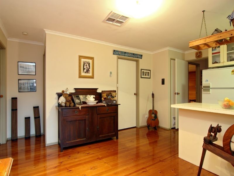 22 Chevalier Crescent, Mooroolbark VIC 3138