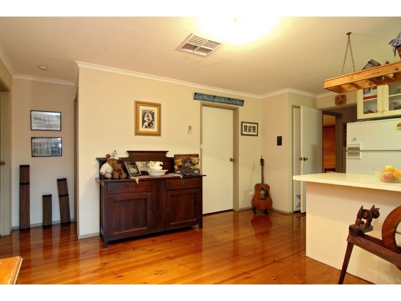 22 Chevalier Crescent, Mooroolbark VIC 3138