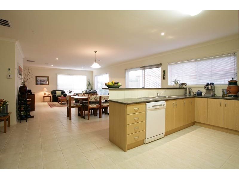 80 Blue Ridge Drive, Mooroolbark VIC 3138
