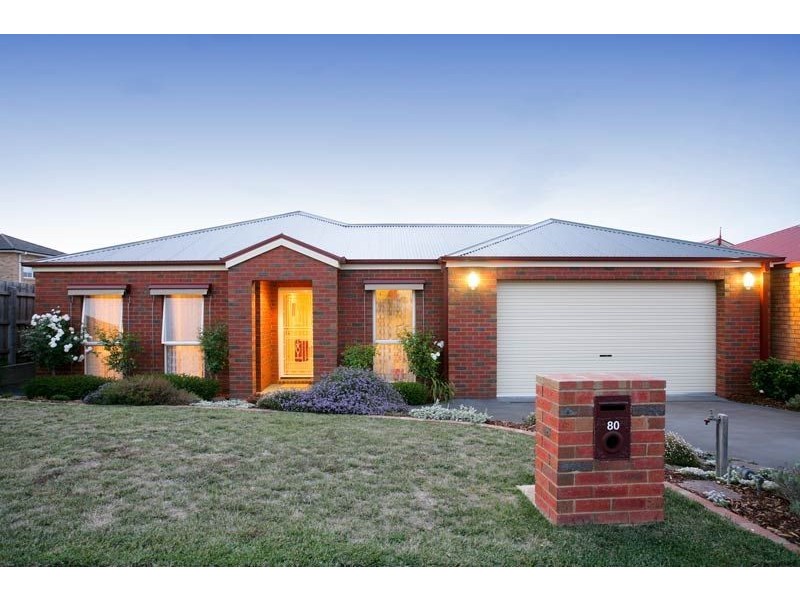 80 Blue Ridge Drive, Mooroolbark VIC 3138