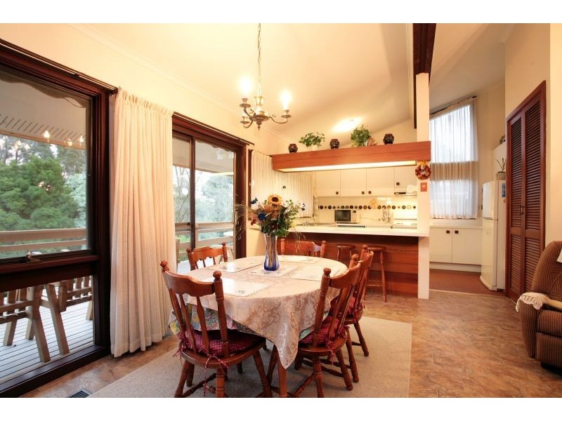 27 Valley Ho, Chirnside Park VIC 3116