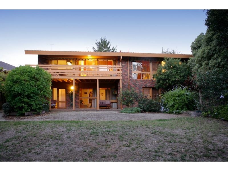 27 Valley Ho, Chirnside Park VIC 3116