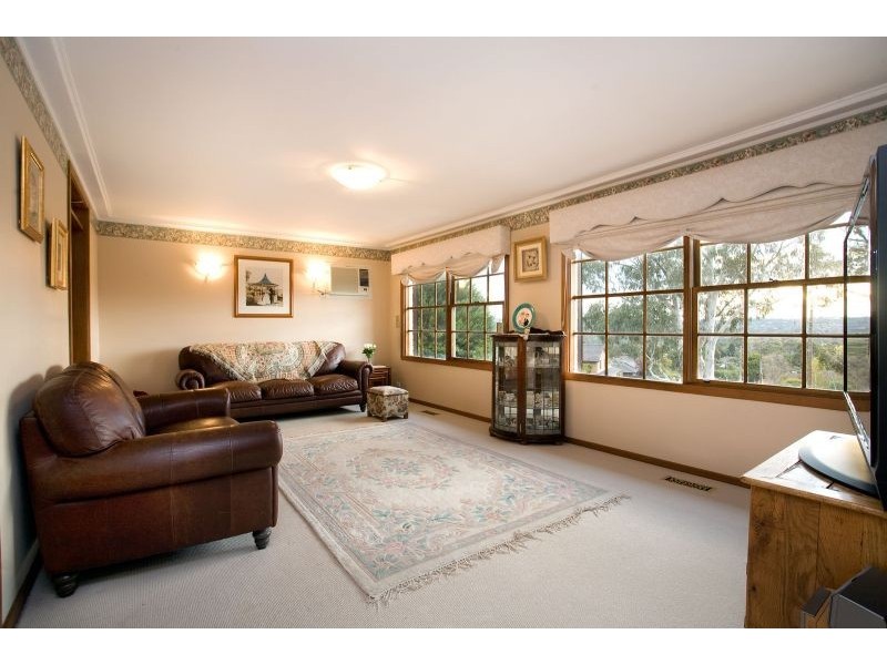 38 Woodville Road, Mooroolbark VIC 3138