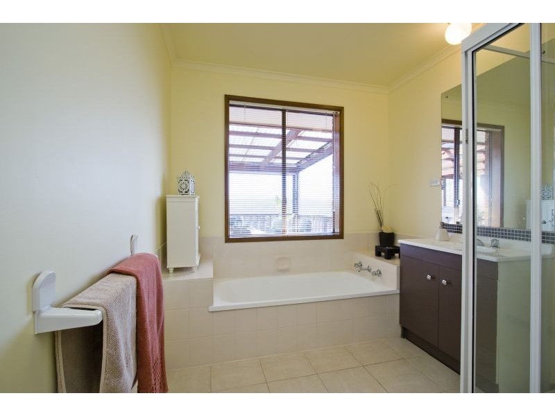 18 Melody Close, Lilydale VIC 3140