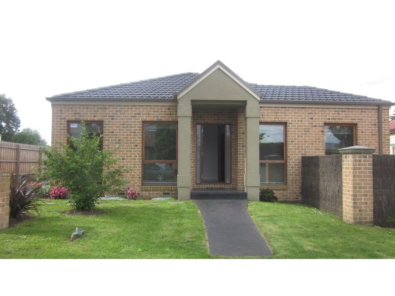 1/6 Deschamps Street, Lilydale VIC 3140