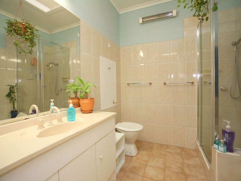 6 St Andrews Drive, Chirnside Park VIC 3116