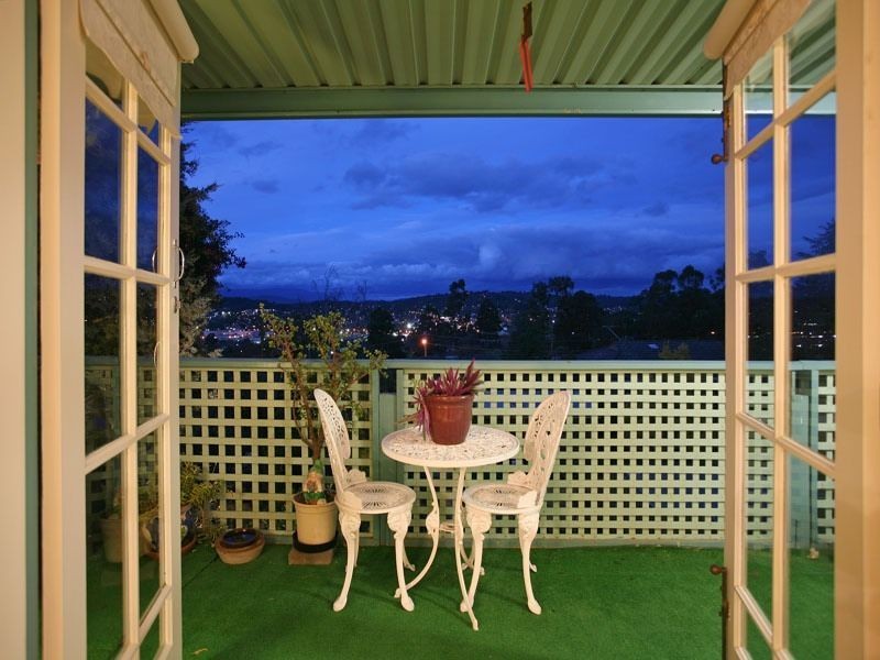 6 St Andrews Drive, Chirnside Park VIC 3116