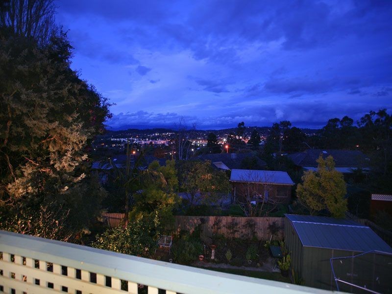 6 St Andrews Drive, Chirnside Park VIC 3116