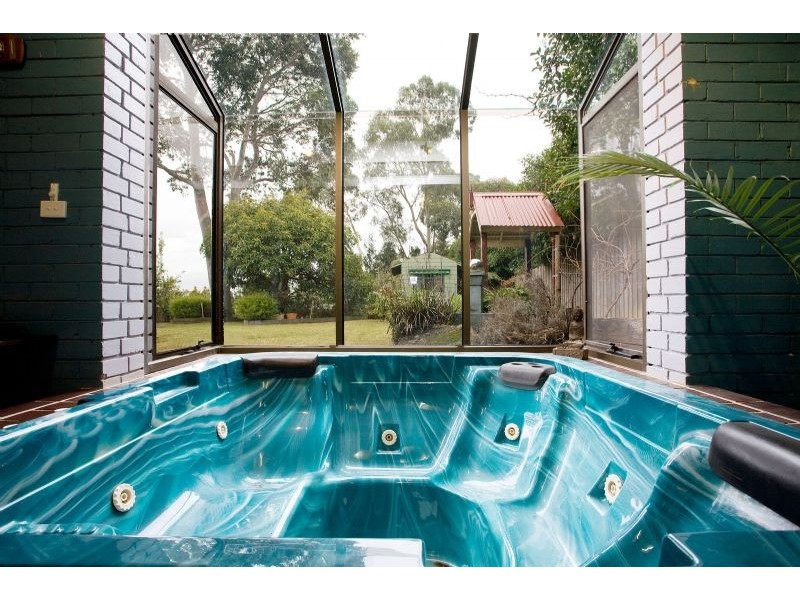 29 Saddleback Ridge, Chirnside Park VIC 3116