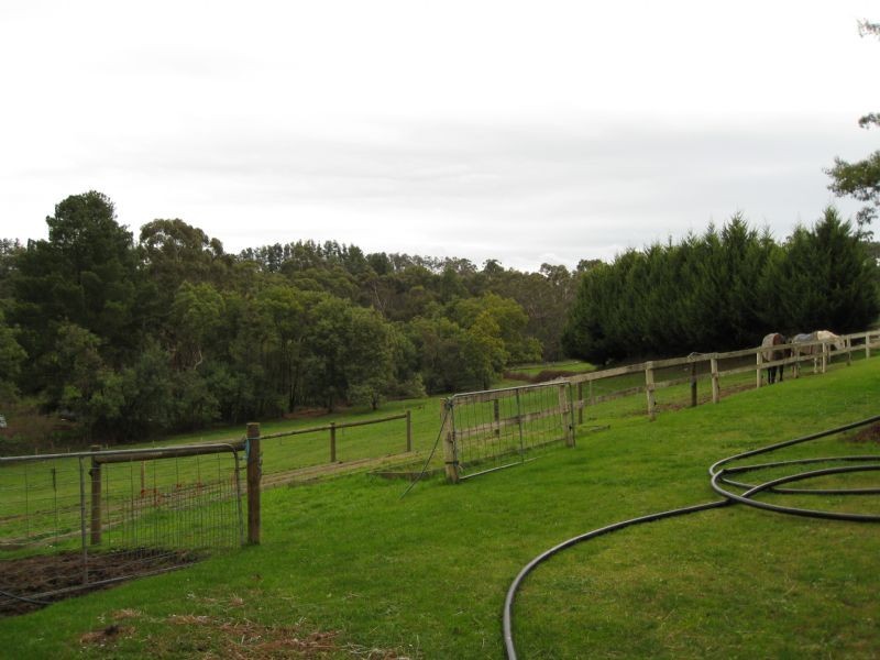 326 Victoria Road, Seville VIC 3139