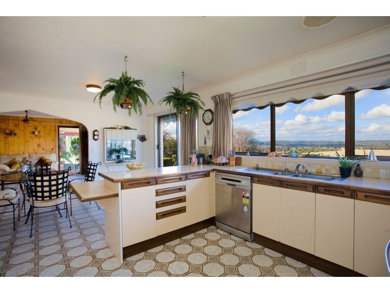 1 Wainewright Avenue, Mooroolbark VIC 3138