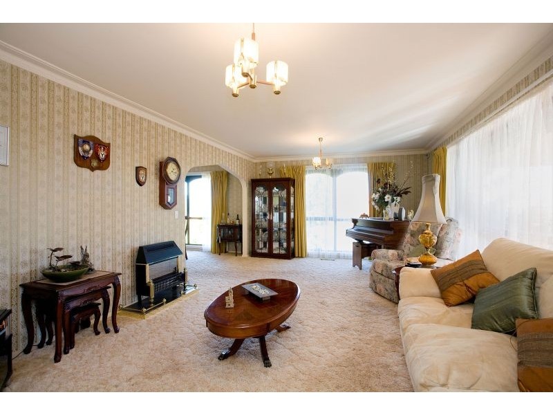 1 Wainewright Avenue, Mooroolbark VIC 3138