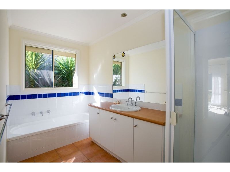 19 Paula Way, Chirnside Park VIC 3116