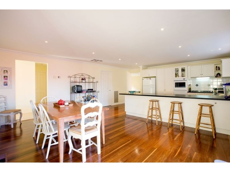 19 Paula Way, Chirnside Park VIC 3116