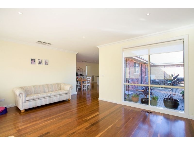 19 Paula Way, Chirnside Park VIC 3116