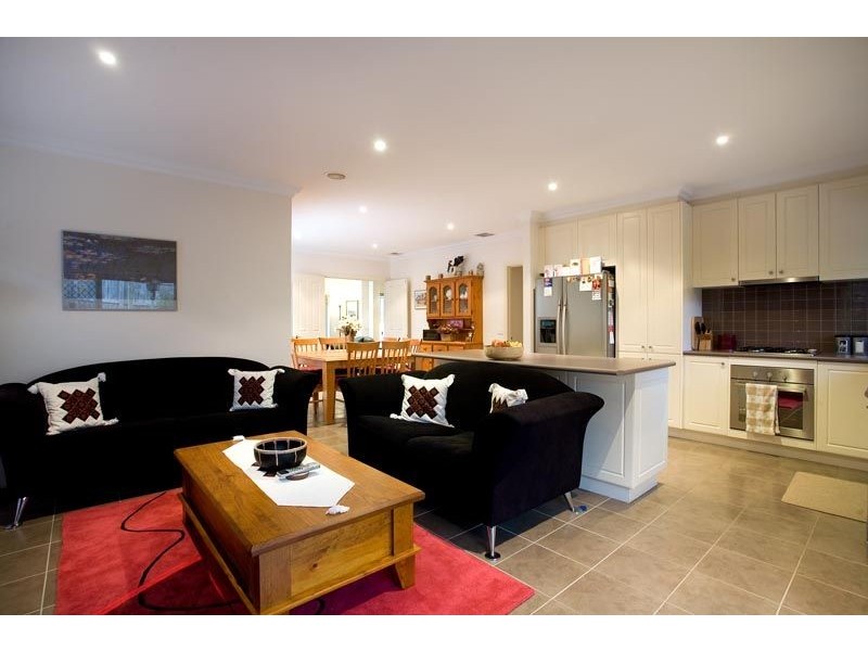 17/37 Holloway Road, Croydon North VIC 3136