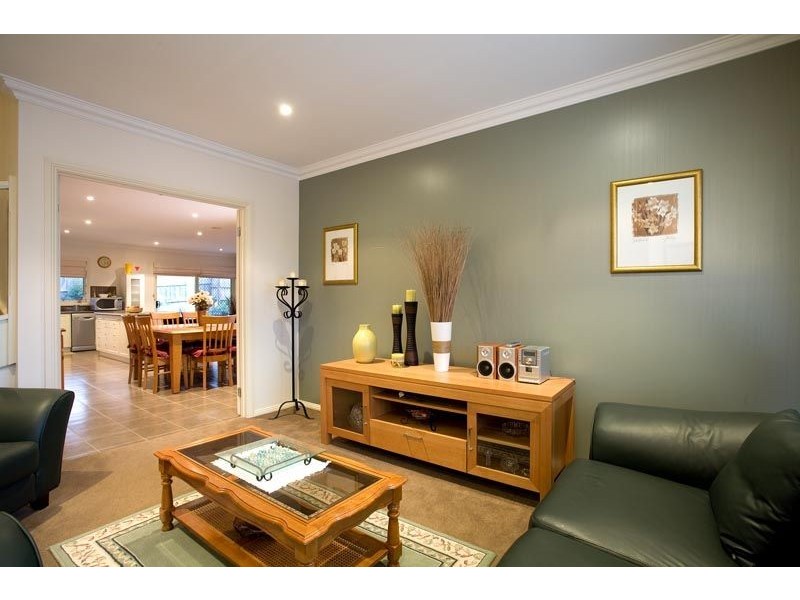 17/37 Holloway Road, Croydon North VIC 3136