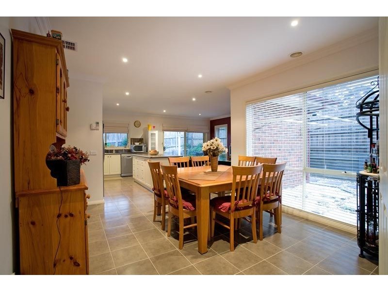 17/37 Holloway Road, Croydon North VIC 3136