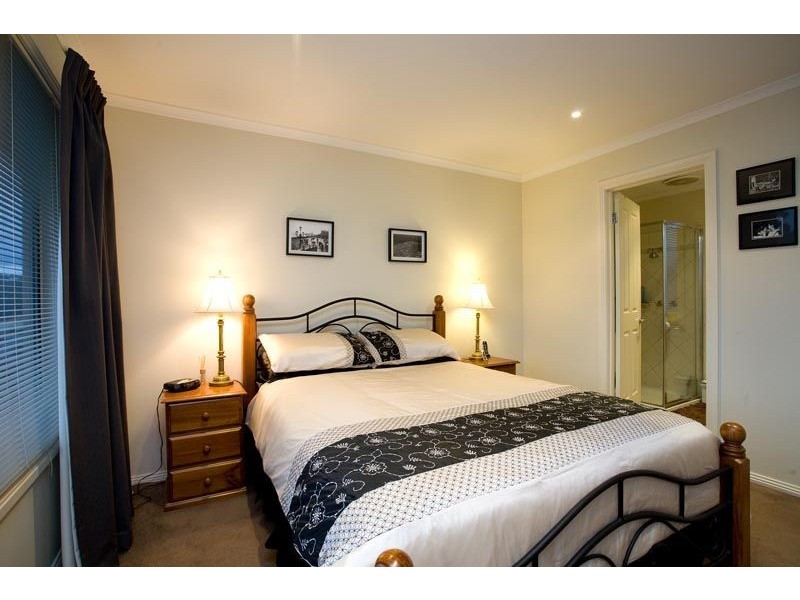 17/37 Holloway Road, Croydon North VIC 3136