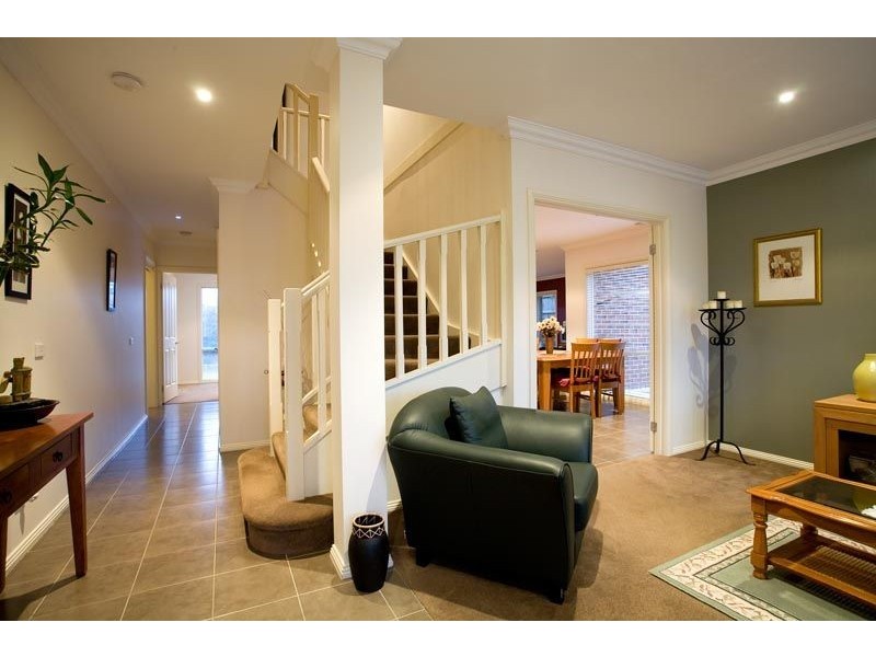 17/37 Holloway Road, Croydon North VIC 3136