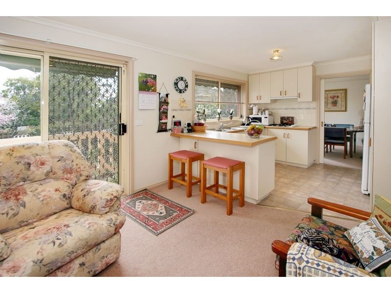 2/15 Zealandia Road East, Croydon North VIC 3136