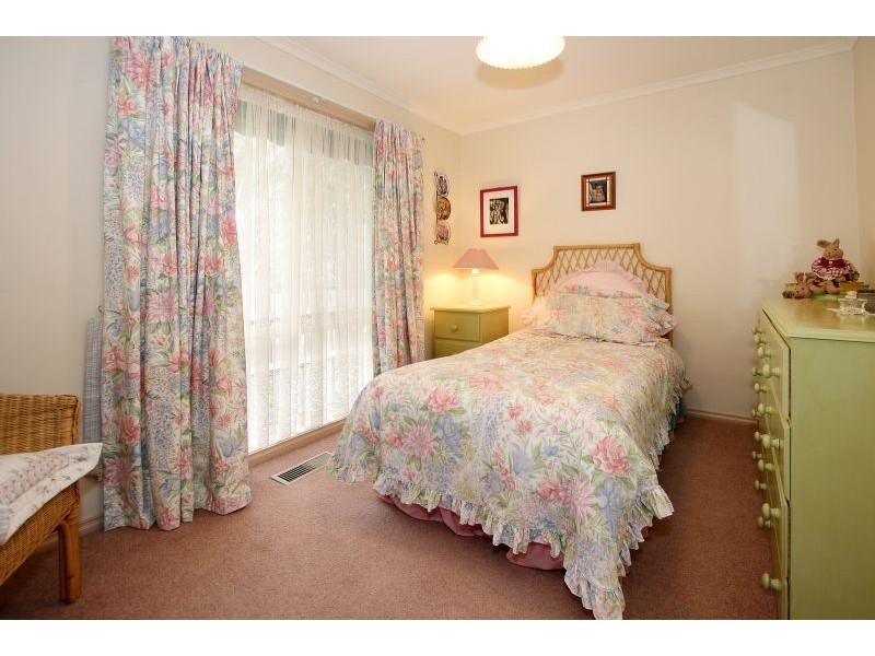 2/15 Zealandia Road East, Croydon North VIC 3136