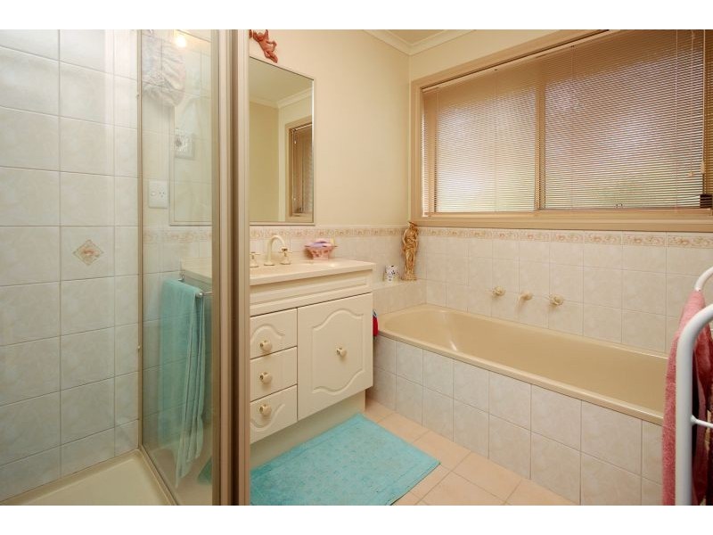 2/15 Zealandia Road East, Croydon North VIC 3136