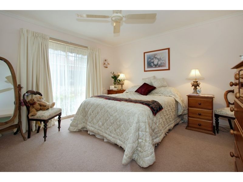 2/15 Zealandia Road East, Croydon North VIC 3136