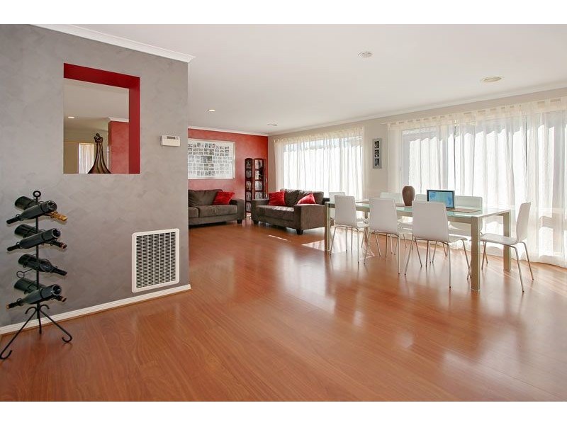 8 Paula Way, Chirnside Park VIC 3116