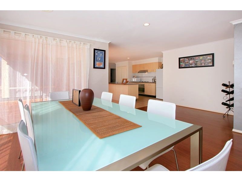 8 Paula Way, Chirnside Park VIC 3116