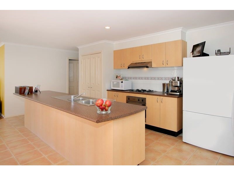 8 Paula Way, Chirnside Park VIC 3116